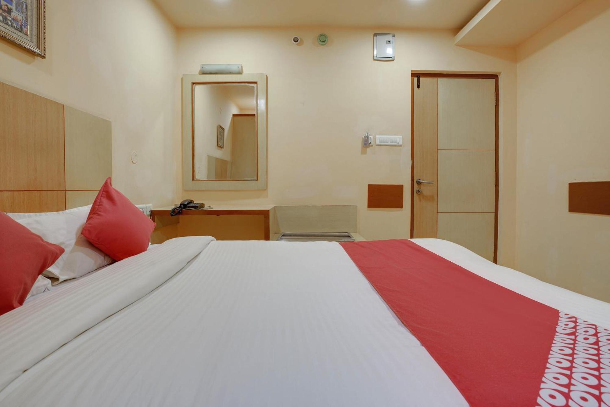 Hotel O Shanta Residency Lodge Sururnagar Экстерьер фото