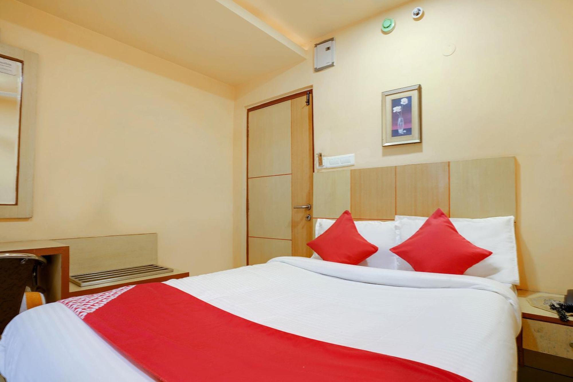 Hotel O Shanta Residency Lodge Sururnagar Экстерьер фото