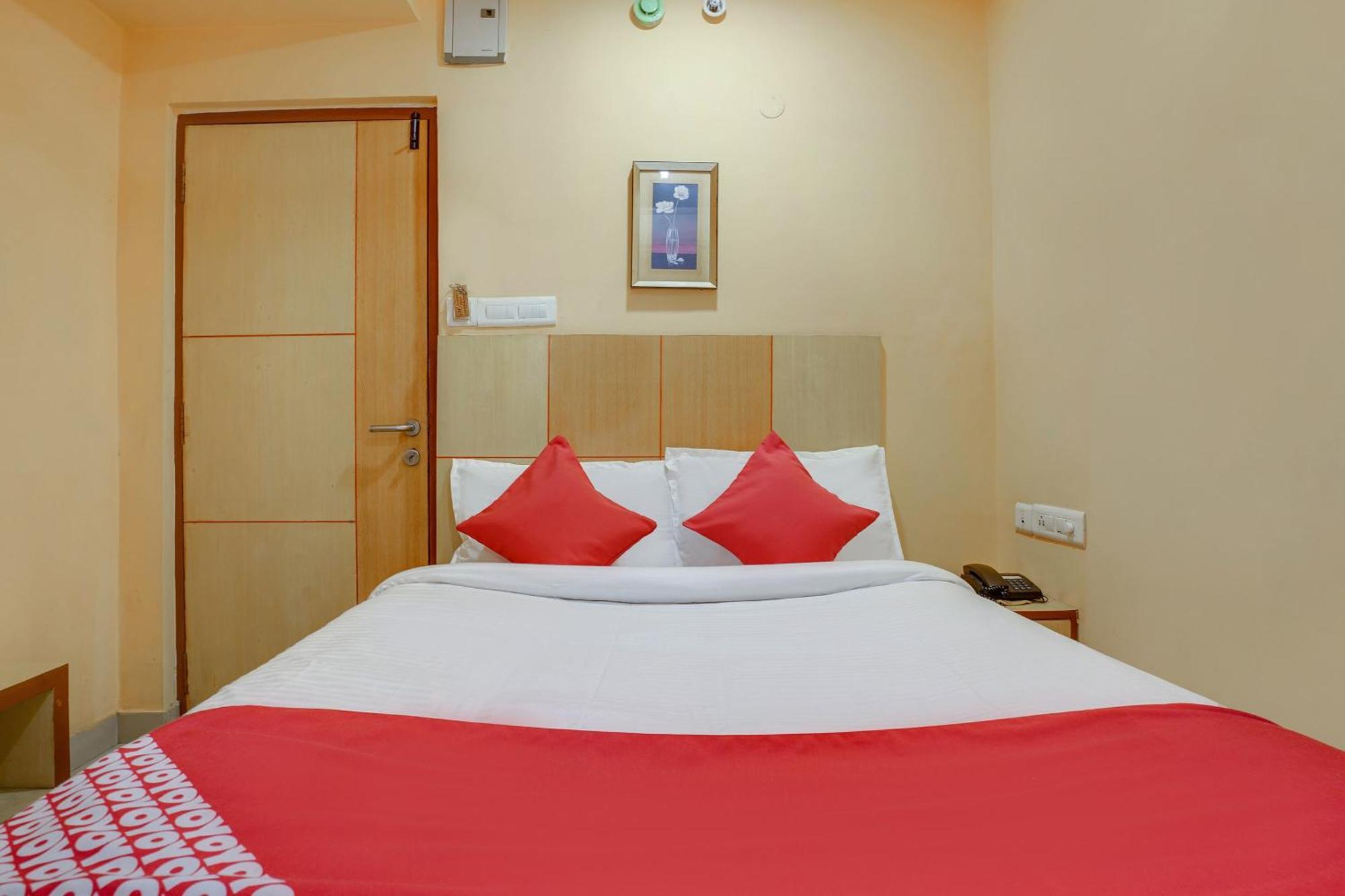 Hotel O Shanta Residency Lodge Sururnagar Экстерьер фото